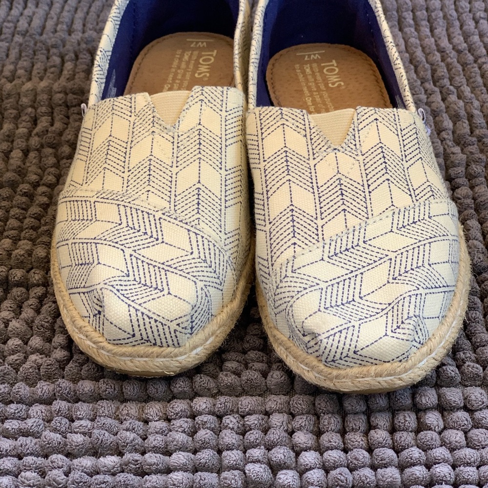 Toms - Picture 6 of 7